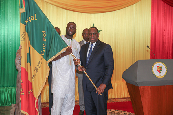 Remise du drapeau national aux Lions du football, ce vendredi