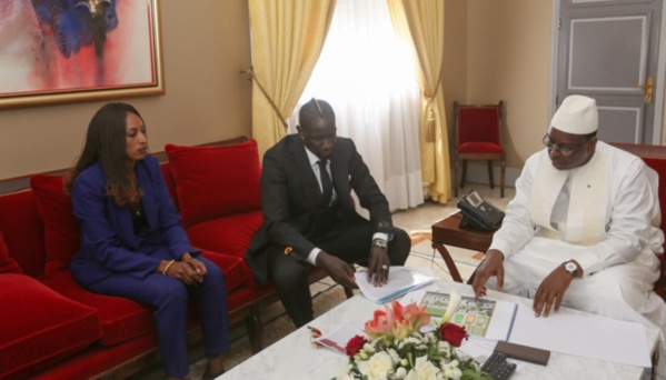 Audience au Palais : Macky Sall reçoit l’international français Mamadou Sakho (Photos) Audience au Palais : Macky Sall reçoit l’international français Mamadou Sakho (Photos)
