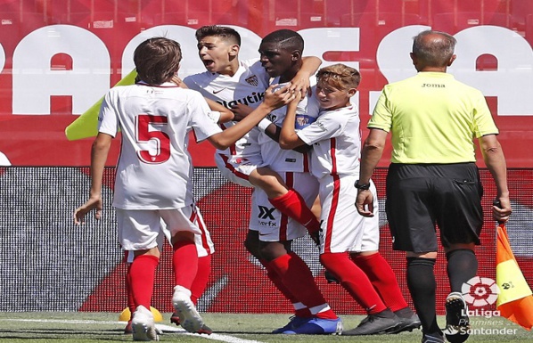 Tournoi U12 Espagne : le sénégalais du FC Séville, Ibrahima Sow marque un but qui fait le tour du monde Tournoi U12 Espagne : le sénégalais du FC Séville, Ibrahima Sow marque un but qui fait le tour du monde