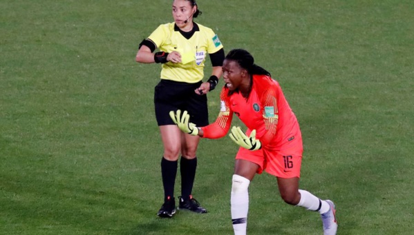 VAR, une décision "controversée" qui fait polémique VAR, une décision "controversée" qui fait polémique