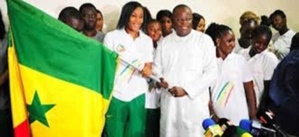 Afrobasket 2019 : La remise du drapeau national aux Lionnes ce vendredi à l’hôtel Fleurs de Lys Afrobasket 2019 : La remise du drapeau national aux Lionnes ce vendredi à l’hôtel Fleurs de Lys