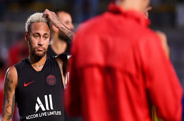 Une réunion PSG-Barça ce mardi pour le transfert de Neymar
