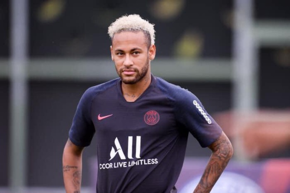 Mercato:Neymar décide de rester au PSG Mercato:Neymar décide de rester au PSG