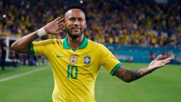 AMICAL. Brésil -Colombie 2 à 2 Retour gagnant de Neymar AMICAL. Brésil -Colombie 2 à 2 Retour gagnant de Neymar