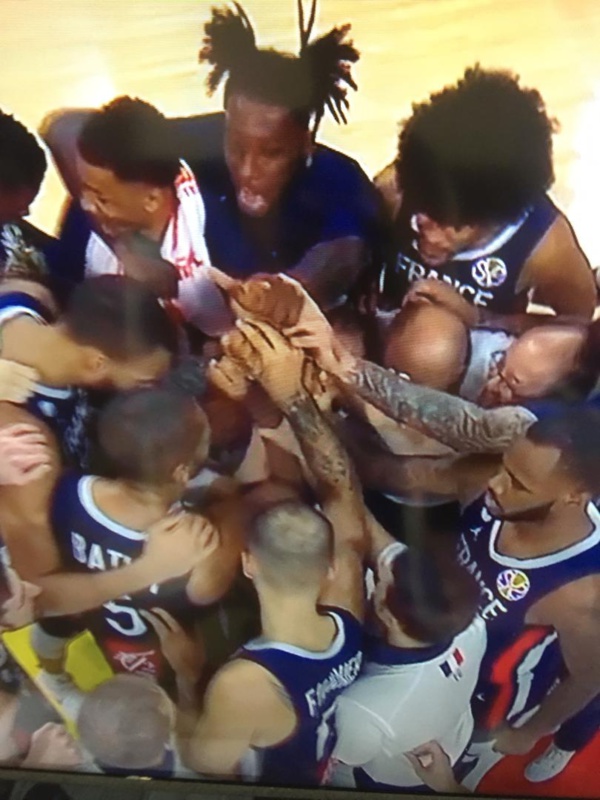 Basket Mondial Chine 2019 :la France qualifiée aux JO de Tokyo après la victoire de l'Australie Basket Mondial Chine 2019 :la France qualifiée aux JO de Tokyo après la victoire de l'Australie