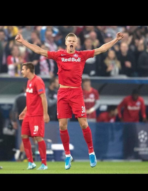 Ligue des champions: Erling Haland iscrit un triplé face à Genk Ligue des champions: Erling Haland iscrit un triplé face à Genk