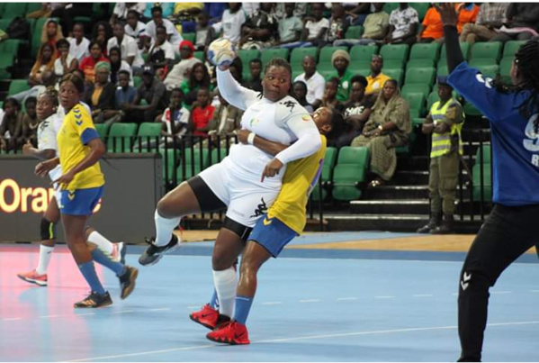 TQO Dakar : Les lionnes s'imposent et éliminent la RDC (29-18) TQO Dakar : Les lionnes s'imposent et éliminent la RDC (29-18)