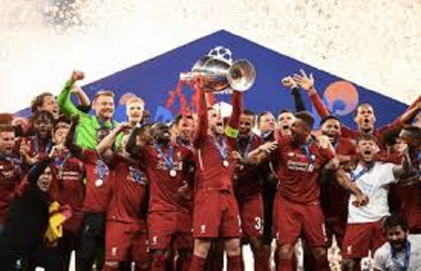 Après avoir utilisé un joueur inéligible, Liverpool exclu de la coupe de la Carabao Cup ? Après avoir utilisé un joueur inéligible, Liverpool exclu de la coupe de la Carabao Cup ?