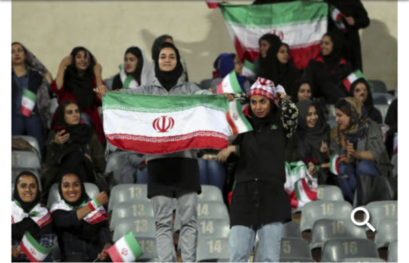 Football: L'Iran laisse 3 500 femmes assister à Iran-Cambodge, une première Football: L'Iran laisse 3 500 femmes assister à Iran-Cambodge, une première