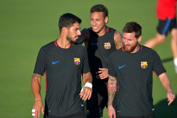 Les nouvelles révélations de Messi: « on a un groupe Whatsapp à trois avec Neymar et Suarez » Les nouvelles révélations de Messi: « on a un groupe Whatsapp à trois avec Neymar et Suarez »