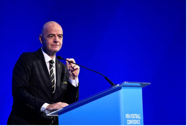 Contre le racisme, la Fifa veut des sanctions mondiales et l'arrêt des matches Contre le racisme, la Fifa veut des sanctions mondiales et l'arrêt des matches