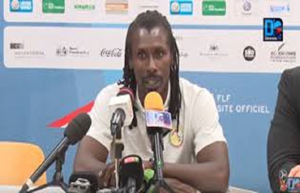 Double confrontation des "Lions" : Aliou Cissé désavoue les dates de la CAF Double confrontation des "Lions" : Aliou Cissé désavoue les dates de la CAF