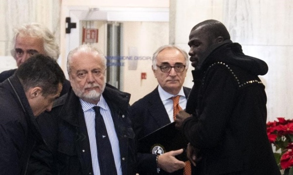 Naples : Kalidou Koulibaly serait désormais transférable Naples : Kalidou Koulibaly serait désormais transférable
