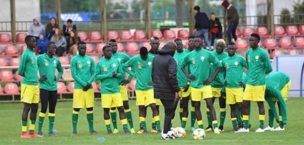 UFOA /A -20 : La liste des 20 Lionceaux dont Dion Lopy et Pape Matar Sarr convoqués pour le tournoi ! UFOA /A -20 : La liste des 20 Lionceaux dont Dion Lopy et Pape Matar Sarr convoqués pour le tournoi !