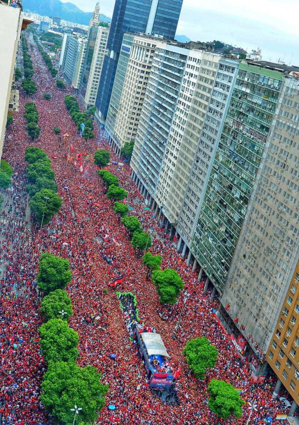 PHOTOS : Flamengo, une foule dingue à Rio ! PHOTOS : Flamengo, une foule dingue à Rio !