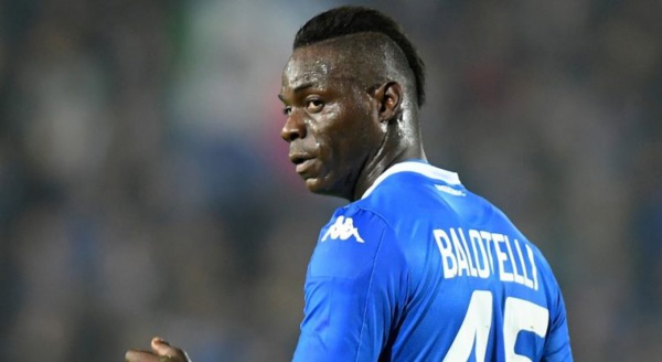 Bescia : La sortie indécente du président Cellino sur Balotelli "il est noir, il travaille pour être plus clair..." Bescia : La sortie indécente du président Cellino sur Balotelli "il est noir, il travaille pour être plus clair..."