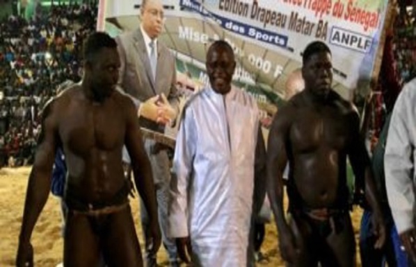 VIDEO-Lutte simple : Franc remporte le tournoi Sargal Matar Ba VIDEO-Lutte simple : Franc remporte le tournoi Sargal Matar Ba