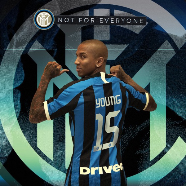 Mercato - Ashley Young signe à l'Inter Milan Mercato - Ashley Young signe à l'Inter Milan