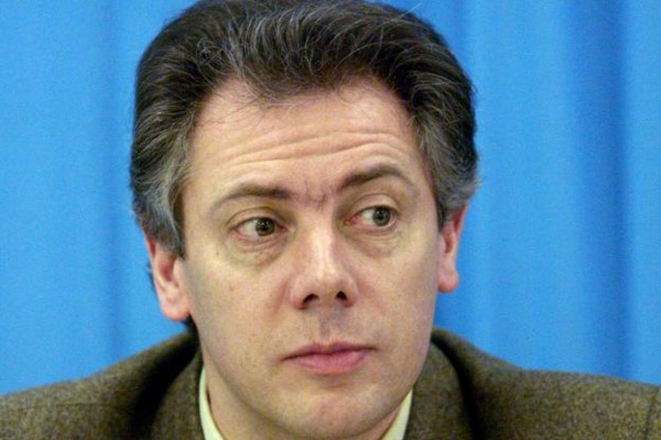 Gilles Beyer, l'ex-entraîneur de Sarah Abitbol, concède des « relations intimes inappropriées » et lui présente ses « excuses » Gilles Beyer, l'ex-entraîneur de Sarah Abitbol, concède des « relations intimes inappropriées » et lui présente ses « excuses »