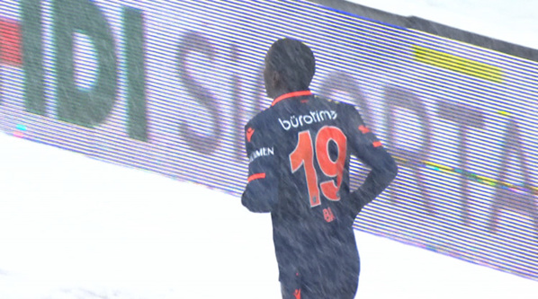 Vidéo – Süper Lig : Demba Ba buteur pour la sixième fois Vidéo – Süper Lig : Demba Ba buteur pour la sixième fois