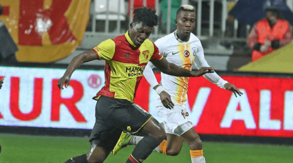 Mercato: Lamine Gassama est en discussion avec le FC Sion Mercato: Lamine Gassama est en discussion avec le FC Sion