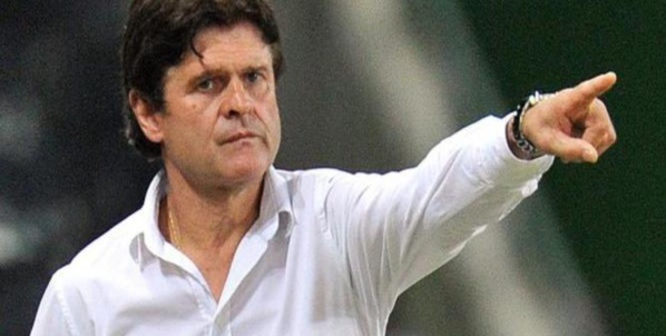 Sélectionneur de la Guinée, Didier Six fait la leçon à Bouna Sarr Sélectionneur de la Guinée, Didier Six fait la leçon à Bouna Sarr