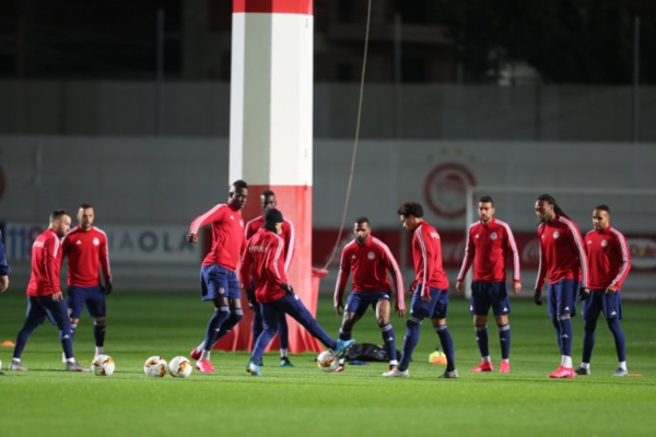 Olympiacos: Pape Abdou Cissé et Ousseynou Bâ dans groupe face à Wolverhampton Olympiacos: Pape Abdou Cissé et Ousseynou Bâ dans groupe face à Wolverhampton