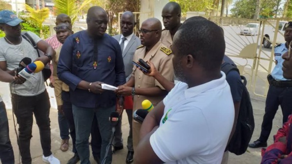 Covid-19 : Le Casa-Sports remet 1 million Francs CFA au comité régional de lutte Covid-19 : Le Casa-Sports remet 1 million Francs CFA au comité régional de lutte