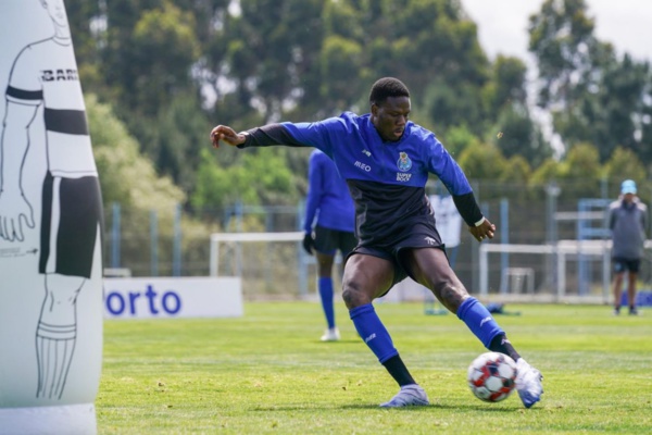 Porto : Mamadou Loum Ndiaye a repris les entraînements Porto : Mamadou Loum Ndiaye a repris les entraînements