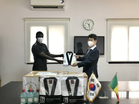 Covid 19 : La Fédération Sénégalaise de Taekwondo a reçu des dons provenant de la république de Corée