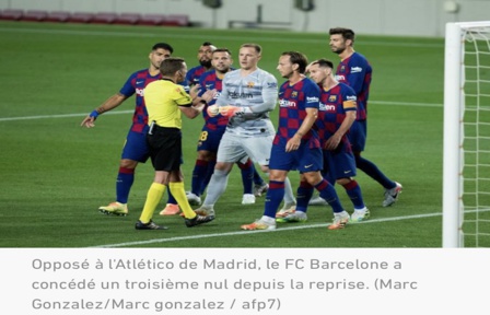 Liga : tenue en échec par Atletico Madrid (2-2), Barcelone laisse filer le Real Madrid Liga : tenue en échec par Atletico Madrid (2-2), Barcelone laisse filer le Real Madrid