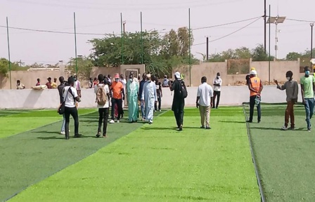 Kaolack : Serigne Mboup construit un terrain de football moderne Kaolack : Serigne Mboup construit un terrain de football moderne