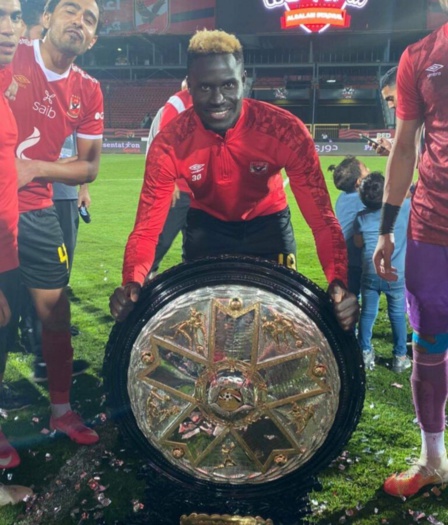 Égypte : Aliou Badji a reçu son trophée de champion Égypte : Aliou Badji a reçu son trophée de champion