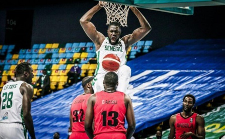 Tournoi de Kigali : Les Lions font carton plein et domptent l’Angola (66-51) Tournoi de Kigali : Les Lions font carton plein et domptent l’Angola (66-51)