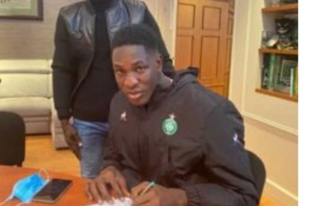 Saint-Etienne : C’est officiel, Boubacar Fall a signé Saint-Etienne : C’est officiel, Boubacar Fall a signé