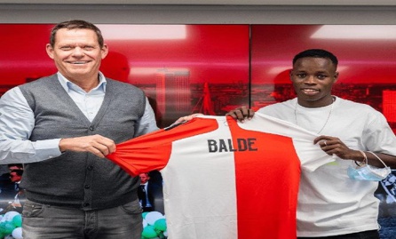 Pays-Bas : les premiers mots Alioune Badara Baldé Pays-Bas : les premiers mots Alioune Badara Baldé