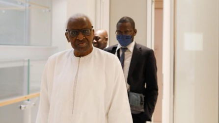 Lamine DIACK devrait arriver vers 19h45 heure de Dakar Lamine DIACK devrait arriver vers 19h45 heure de Dakar