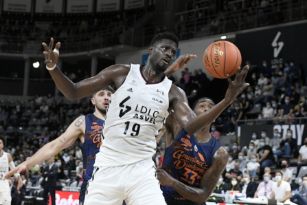 BASKET-WEEKEND DES LIONS : Impérial Youssoufa Fall BASKET-WEEKEND DES LIONS : Impérial Youssoufa Fall