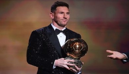 Messi reçoit son 7e Ballon d'Or Messi reçoit son 7e Ballon d'Or