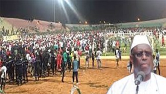 Macky Sall : « La violence dans les stades doit immédiatement cesser » Macky Sall : « La violence dans les stades doit immédiatement cesser »