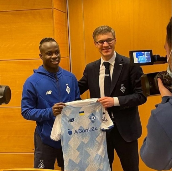 Dynamo de Kiev : L'international U20 Samba Diallo signe un contrat pro Dynamo de Kiev : L'international U20 Samba Diallo signe un contrat pro