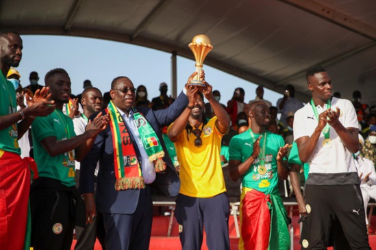 Le trophée de la Coupe d'Afrique sera présenté dans les 14 régions du Sénégal Le trophée de la Coupe d'Afrique sera présenté dans les 14 régions du Sénégal