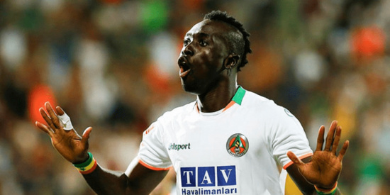 Papiss Demba Cissé escroqué à hauteur de deux milliards Papiss Demba Cissé escroqué à hauteur de deux milliards