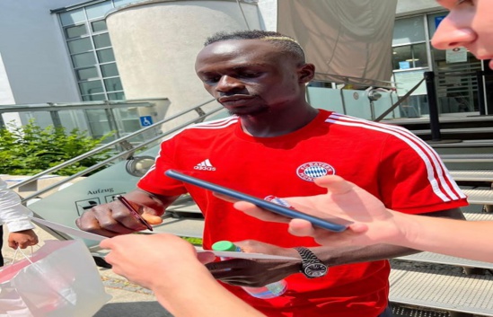 Bayern : vivez les images de la visite médicale de Sadio Mané Bayern : vivez les images de la visite médicale de Sadio Mané