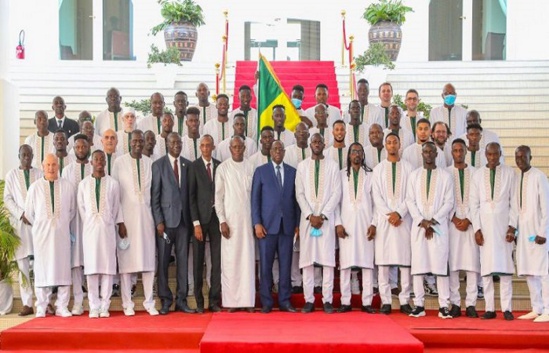 Macky Sall au retour des Lions: "Je maintiens les primes de qualification pour les quarts de finale Macky Sall au retour des Lions: "Je maintiens les primes de qualification pour les quarts de finale