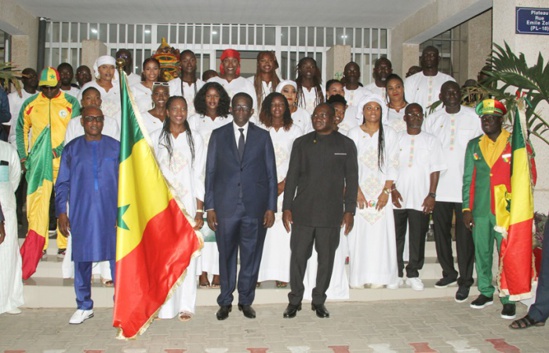 Remise du drapeau : Amadou Ba exhorte aux Lionnes de remporte le trophée