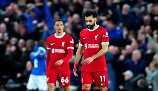 Premier League : Liverpool perd le derby et le titre, United double Newcastle Premier League : Liverpool perd le derby et le titre, United double Newcastle