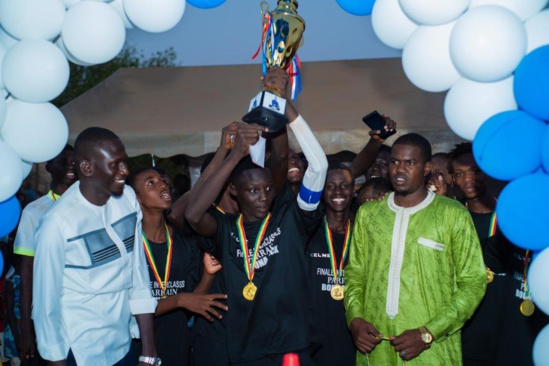 Parrain de la finale interclasse : Bouna Seck offre un important lot de matériel sportif au Lycée Alboury Ndiaye de Linguère Parrain de la finale interclasse : Bouna Seck offre un important lot de matériel sportif au Lycée Alboury Ndiaye de Linguère