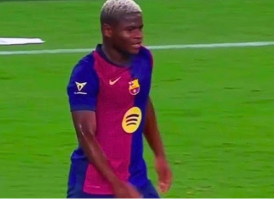 Barcelone : Mikayil Faye rate son penalty et donne la victoire au Milan AC Barcelone : Mikayil Faye rate son penalty et donne la victoire au Milan AC