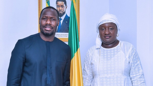 Khady Diène Gaye réaffirme l’engagement de l’État auprès de Pape Thiaw Khady Diène Gaye réaffirme l’engagement de l’État auprès de Pape Thiaw